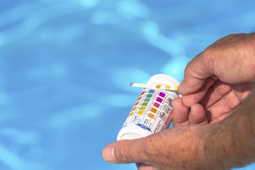 manutenzione acqua piscina trattamento