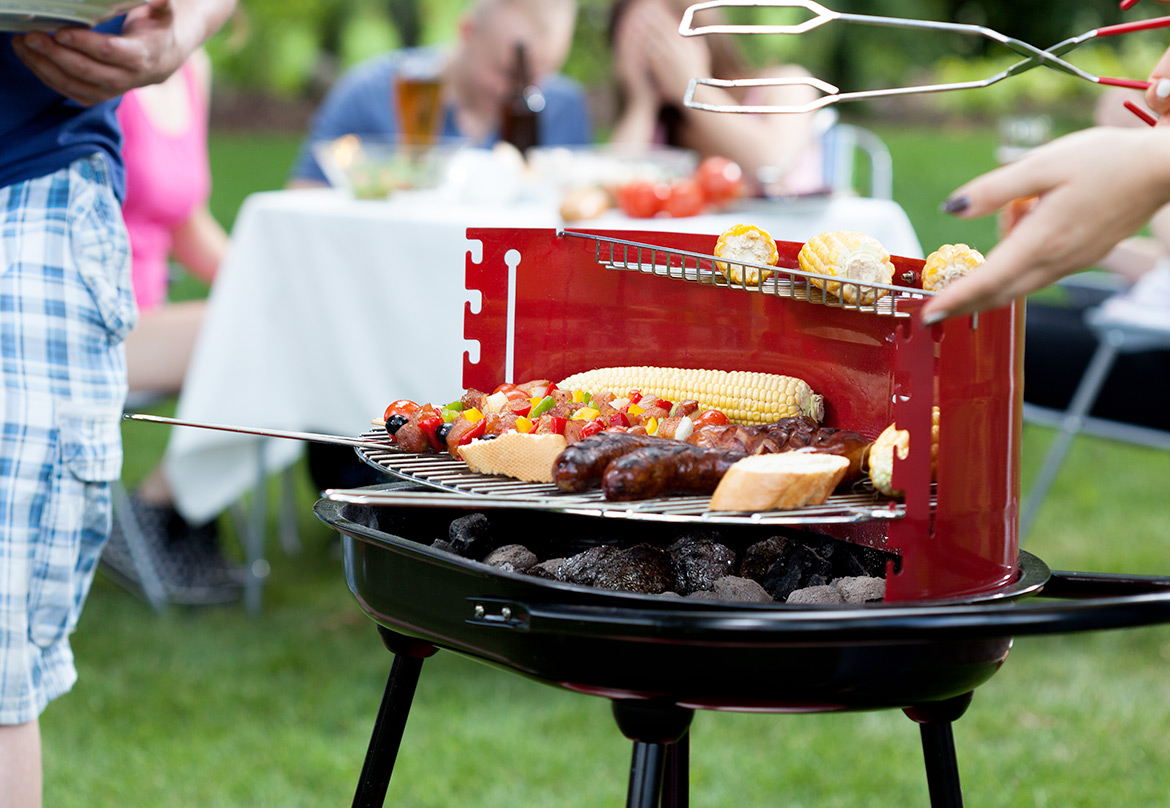 Come scegliere il barbecue? Differenze tra barbecue elettrico, gas e legna.